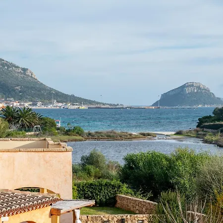 アパート Villaggio Perlacea - Your House In Sardinia ゴルフォ・アランチ